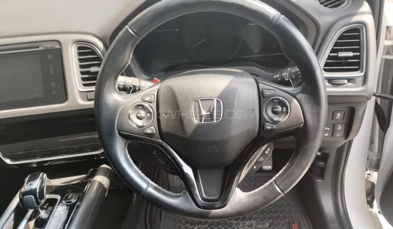 
								Honda Vezel Hybrid Z Honda Sensing 2018 full									