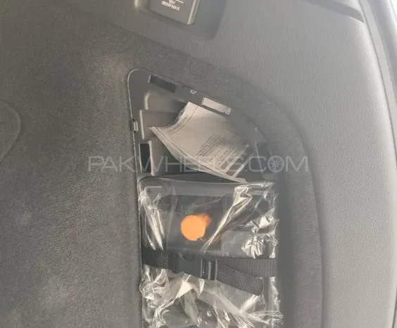 
								Honda Vezel Hybrid Z Honda Sensing 2018 full									