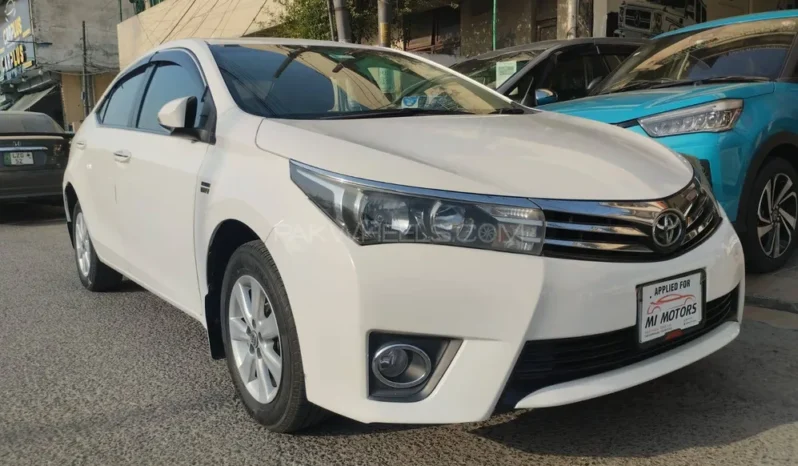
								Toyota Corolla Altis Grande CVT-i 1.8 2017 full									
