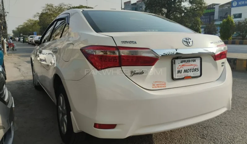 
								Toyota Corolla Altis Grande CVT-i 1.8 2017 full									
