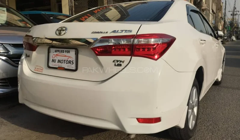 
								Toyota Corolla Altis Grande CVT-i 1.8 2017 full									