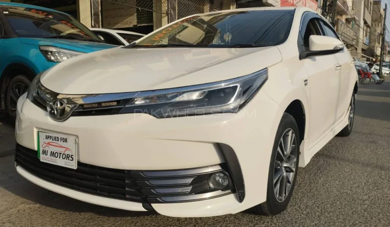 toyota-corolla-altis-1-8-grande-automatic-2020- 01