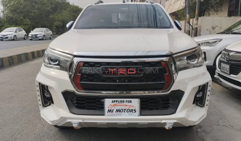 
								Toyota Hilux Revo V Automatic 2.8 2019 full									