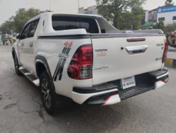 
										Toyota Hilux Revo V Automatic 2.8 2019 full									