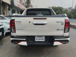 
										Toyota Hilux Revo V Automatic 2.8 2019 full									