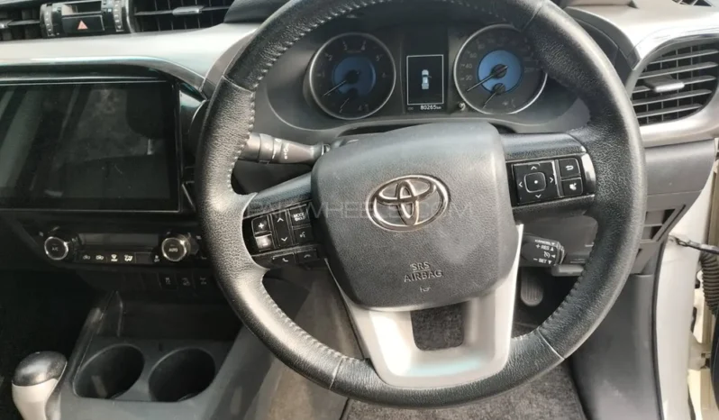 
								Toyota Hilux Revo V Automatic 2.8 2019 full									