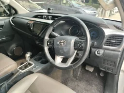 
										Toyota Hilux Revo V Automatic 2.8 2019 full									