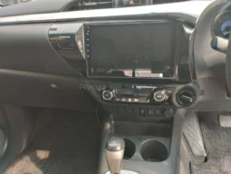 
										Toyota Hilux Revo V Automatic 2.8 2019 full									