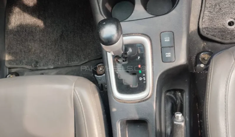 
								Toyota Hilux Revo V Automatic 2.8 2019 full									
