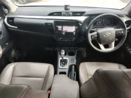 
										Toyota Hilux Revo V Automatic 2.8 2019 full									