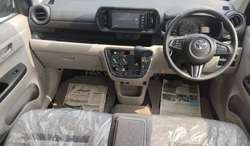 
								Toyota Passo X S 2021 full									