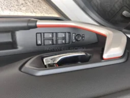 
										Toyota Raize Z full									
