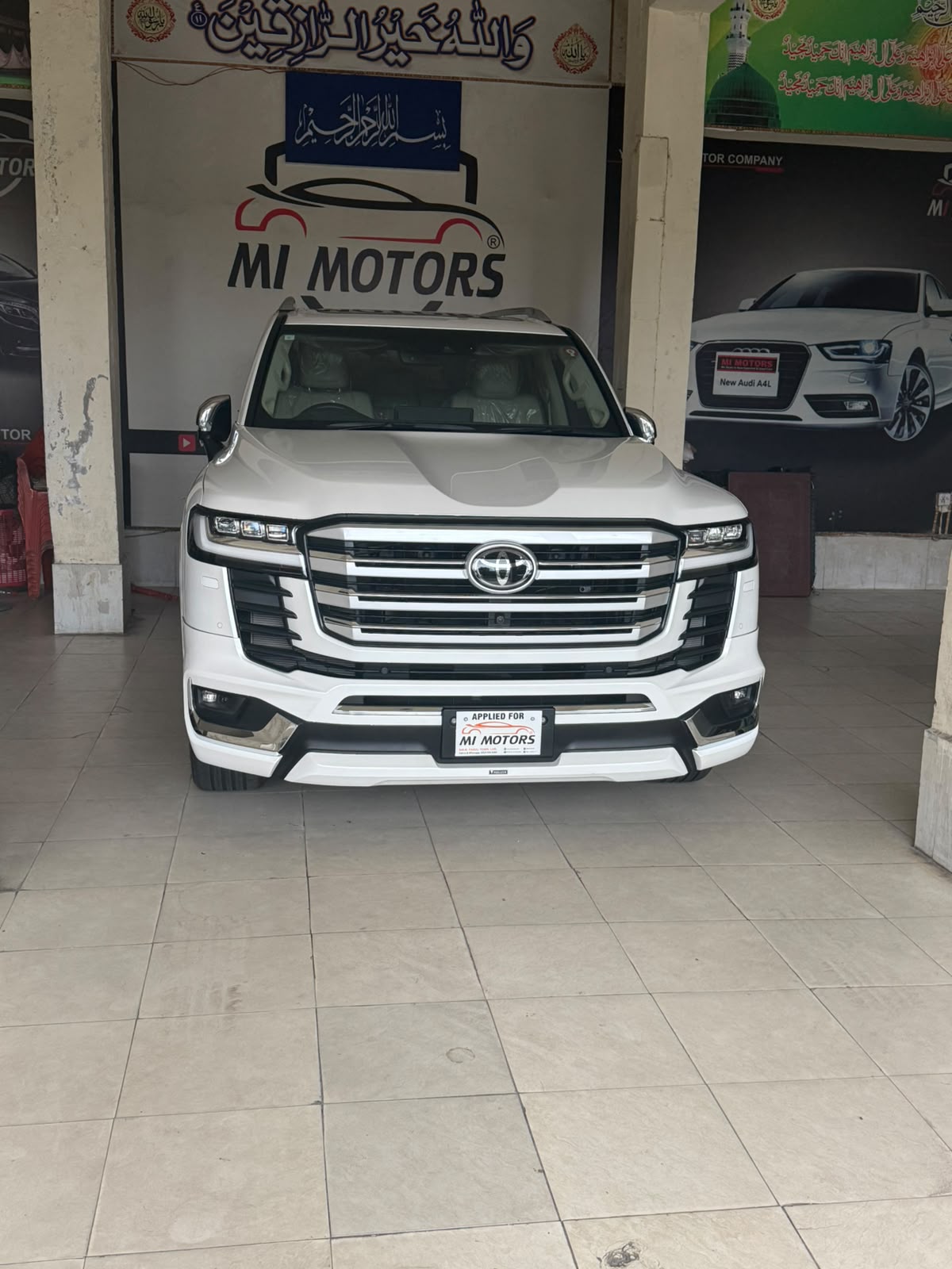 
								Toyota Land Cruiser LC300 (2023) full									